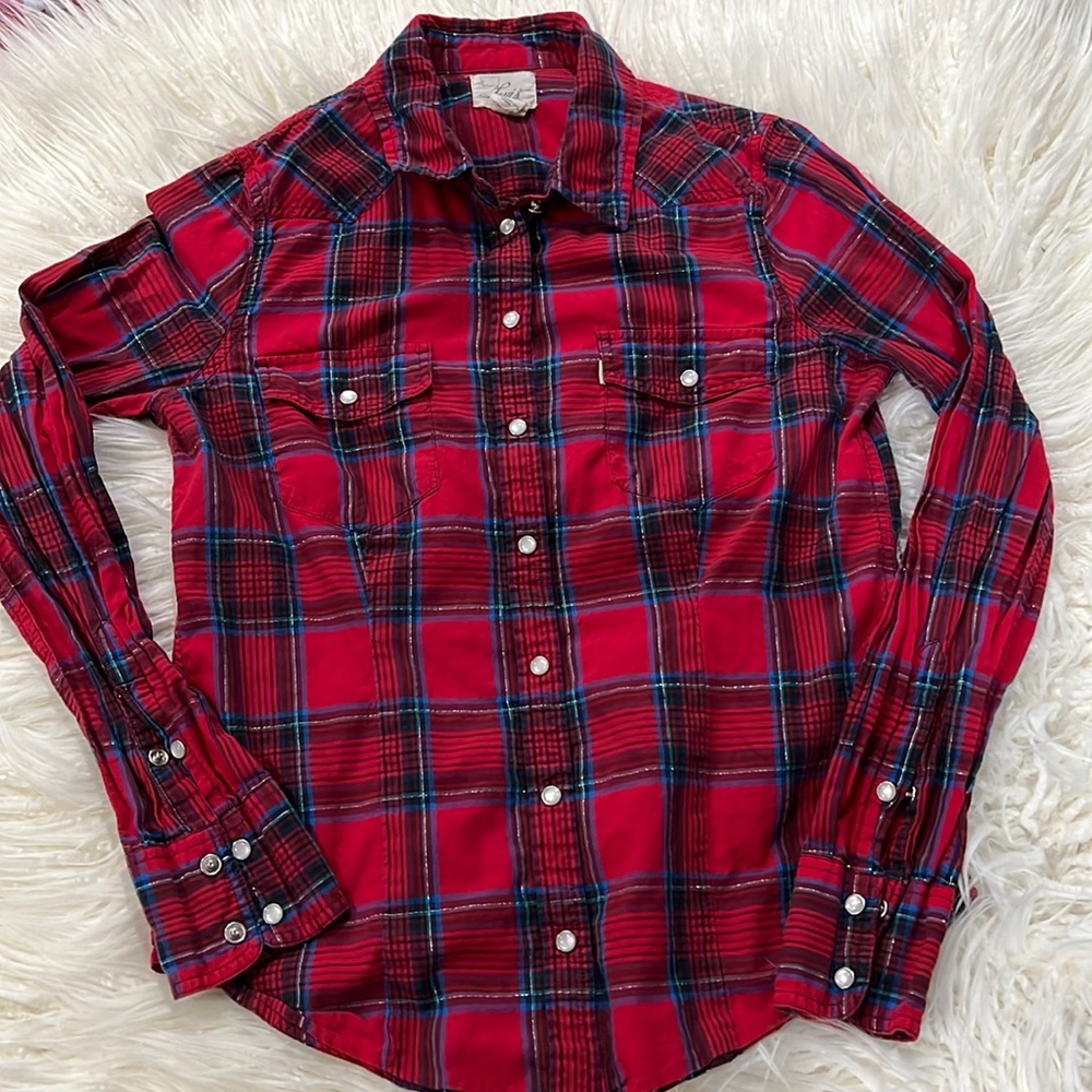 Levi’s Plaid Buttoned Down Shirt Size S